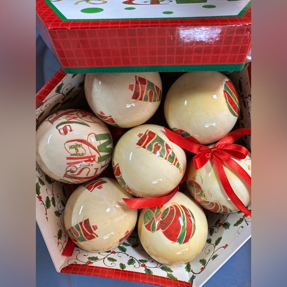 Christmas ornaments - Picture 3 of 3